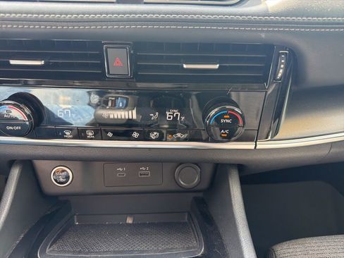 Used 2022 Nissan Rogue SV FWD image 35