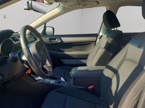 Used 2017 Subaru Outback 2.5i Premium AWD/4WD image 4