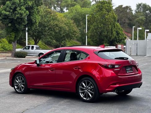 Used 2018 MAZDA MAZDA3 Grand Touring image 23