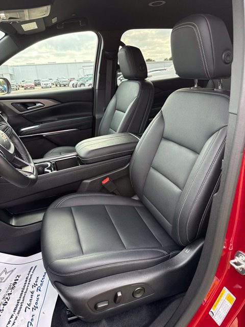 Used 2026 Chevrolet Traverse LT FWD image 13