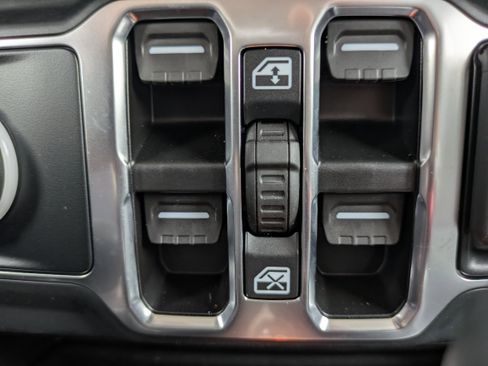 Used 2024 Jeep Gladiator Sport image 25