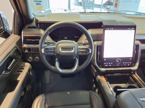 Used 2025 GMC Yukon XL Denali AWD/4WD image 6