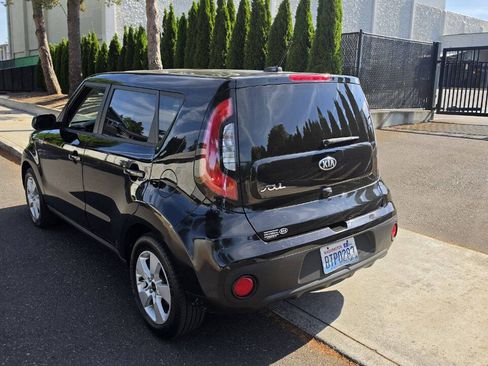 Used 2019 Kia Soul FWD image 7
