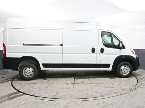 Used 2025 RAM ProMaster 2500 w/ Convenience Group image 8