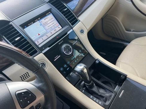 Used 2018 Ford Taurus Limited image 23