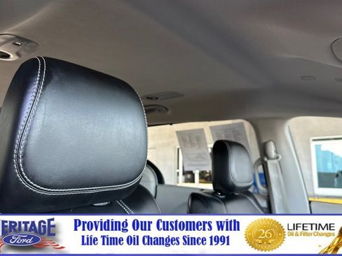 Used 2023 Chrysler Pacifica Touring-L image 18