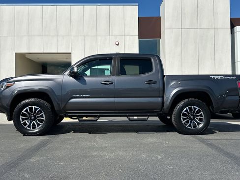 Used 2021 Toyota Tacoma TRD Sport w/ Technology Package RWD image 6