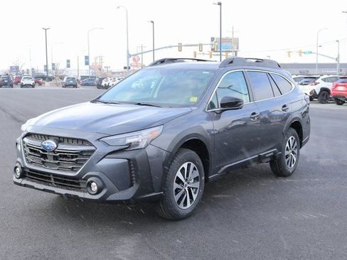 Used 2025 Subaru Outback Premium w/ Popular Package #1A image 7