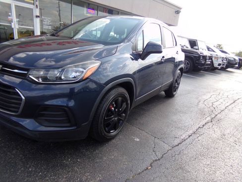 Used 2018 Chevrolet Trax LS FWD image 29