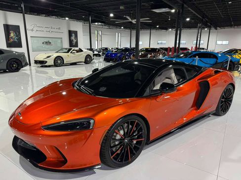 Used 2020 McLaren GT image 3