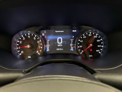 Used 2025 Jeep Compass Trailhawk AWD/4WD image 13