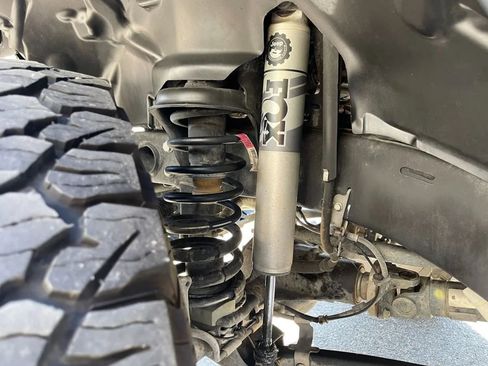 Used 2018 Jeep Wrangler Unlimited Sahara image 34