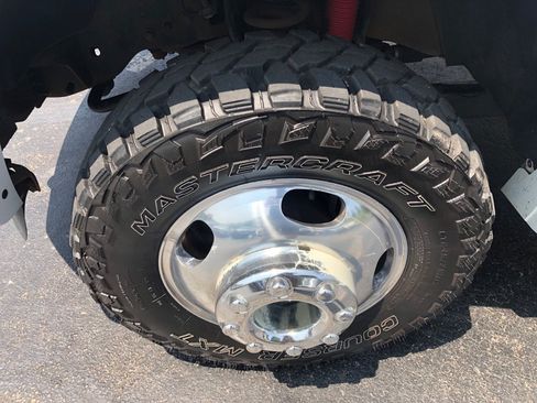 Used 2016 Ford F350 XLT w/ XLT Premium Package AWD/4WD image 11