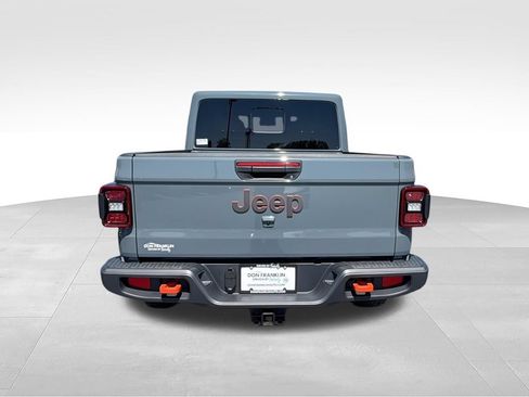 Used 2025 Jeep Gladiator Mojave w/ Convenience Group AWD/4WD image 7