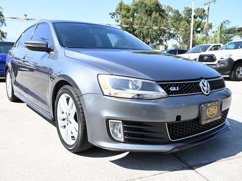 Used 2012 Volkswagen Jetta GLI FWD image 9