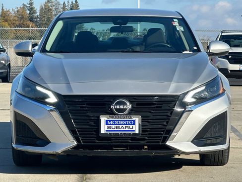 Used 2023 Nissan Altima 2.5 SV image 8