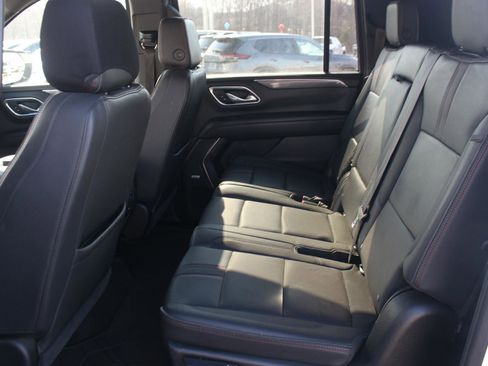 Used 2021 Chevrolet Suburban RST w/ Luxury Package image 32