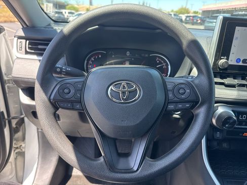 Used 2025 Toyota RAV4 XLE AWD/4WD image 11