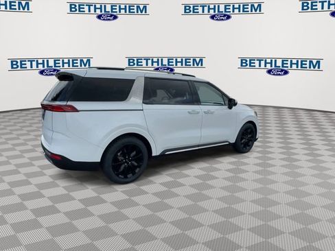 Used 2023 Kia Carnival SX Prestige image 8