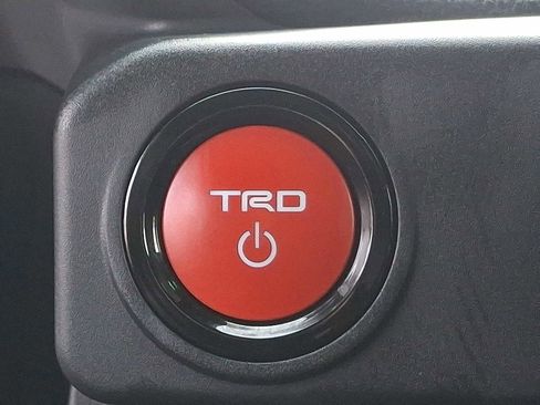 Certified 2025 Toyota Tacoma TRD Off-Road image 26