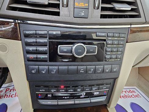 Used 2013 Mercedes-Benz E 350 Cabriolet w/ Premium 2 Pkg image 33