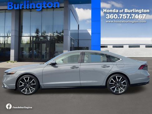 Used 2023 Honda Accord Touring image 3