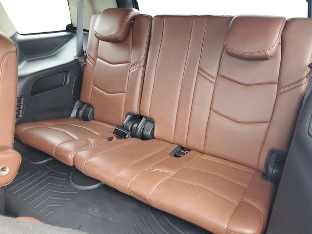 Used 2019 Cadillac Escalade Luxury AWD/4WD image 25