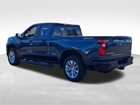Used 2020 Chevrolet Silverado 1500 Custom w/ Custom Value Package image 4