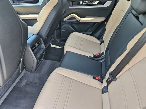 Certified 2026 Porsche Cayenne Coupe AWD/4WD image 28