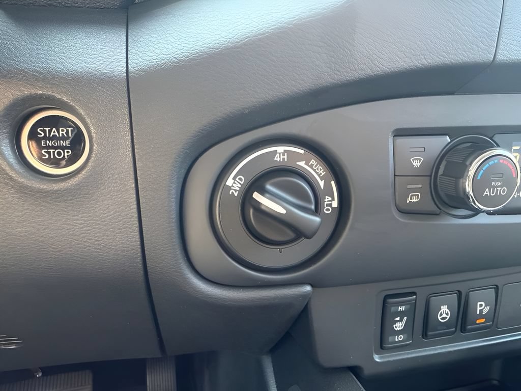 Used 2024 Nissan Frontier SL w/ Technology Package AWD/4WD image 18