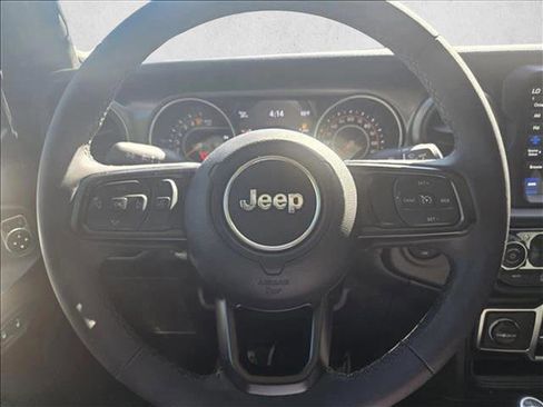 Used 2023 Jeep Gladiator Sport image 17