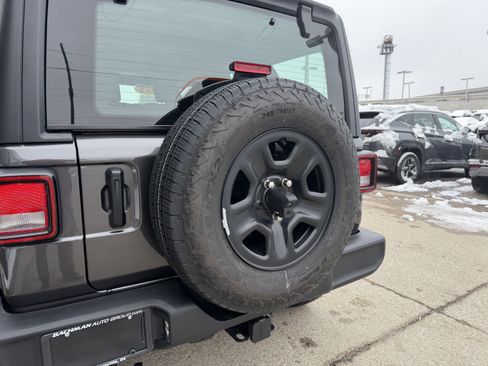 Used 2025 Jeep Wrangler Sport image 8