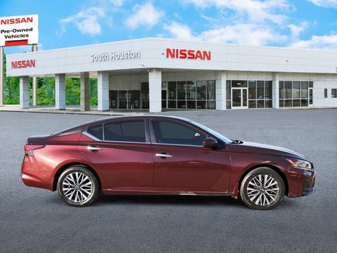 Used 2023 Nissan Altima 2.5 SV w/ SV Premium Package image 5
