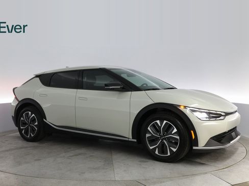 Used 2024 Kia EV6 Light image 5