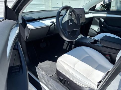 Used 2022 Tesla Model 3 Long Range AWD/4WD image 7