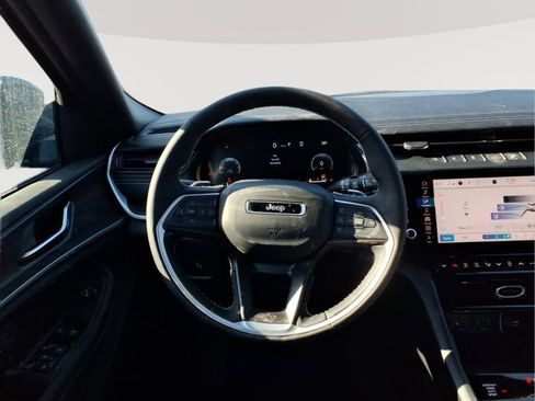 New 2026 Jeep Grand Cherokee Altitude image 10