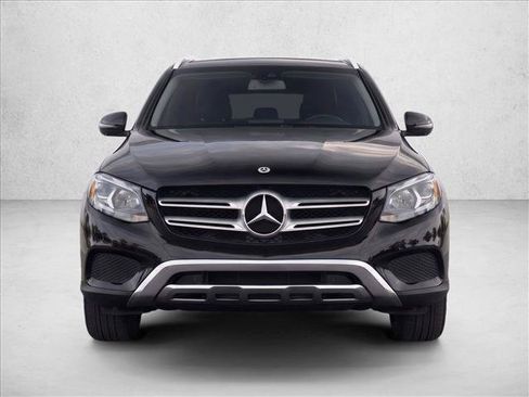 Used 2017 Mercedes-Benz GLC 300 4MATIC image 2