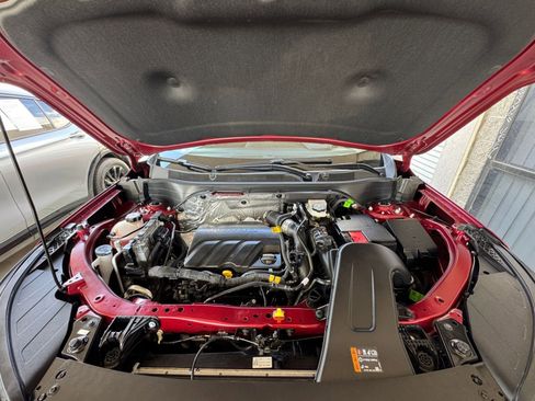 Used 2025 Chevrolet Trax LT image 32