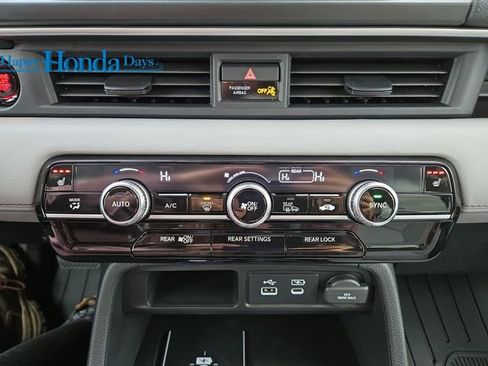 New 2025 Honda Pilot Touring image 32