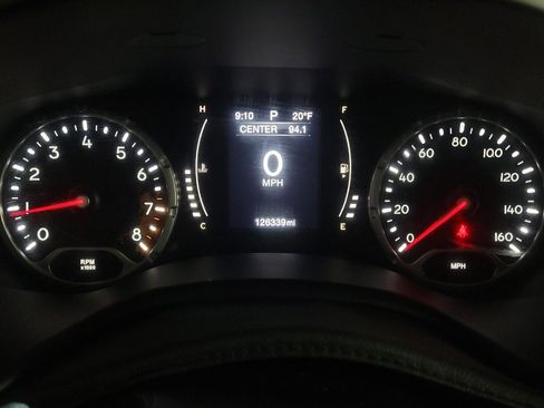 Used 2016 Jeep Renegade Latitude image 23