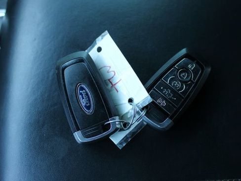Used 2018 Ford F150 Platinum w/ Equipment Group 701A Luxury AWD/4WD image 29