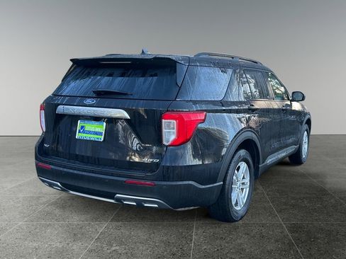 Used 2023 Ford Explorer XLT w/ Equipment Group 202A AWD/4WD image 8