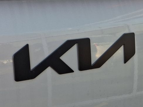 New 2025 Kia Carnival SX Prestige image 24