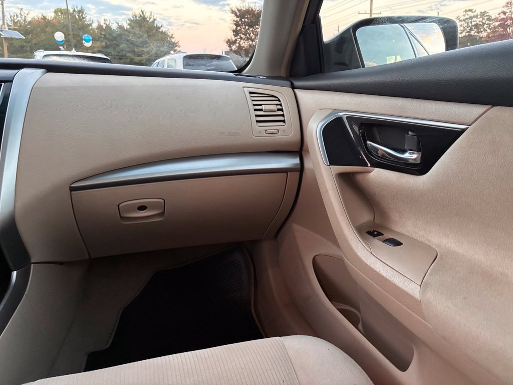 Used 2013 Nissan Altima 2.5 S FWD image 40