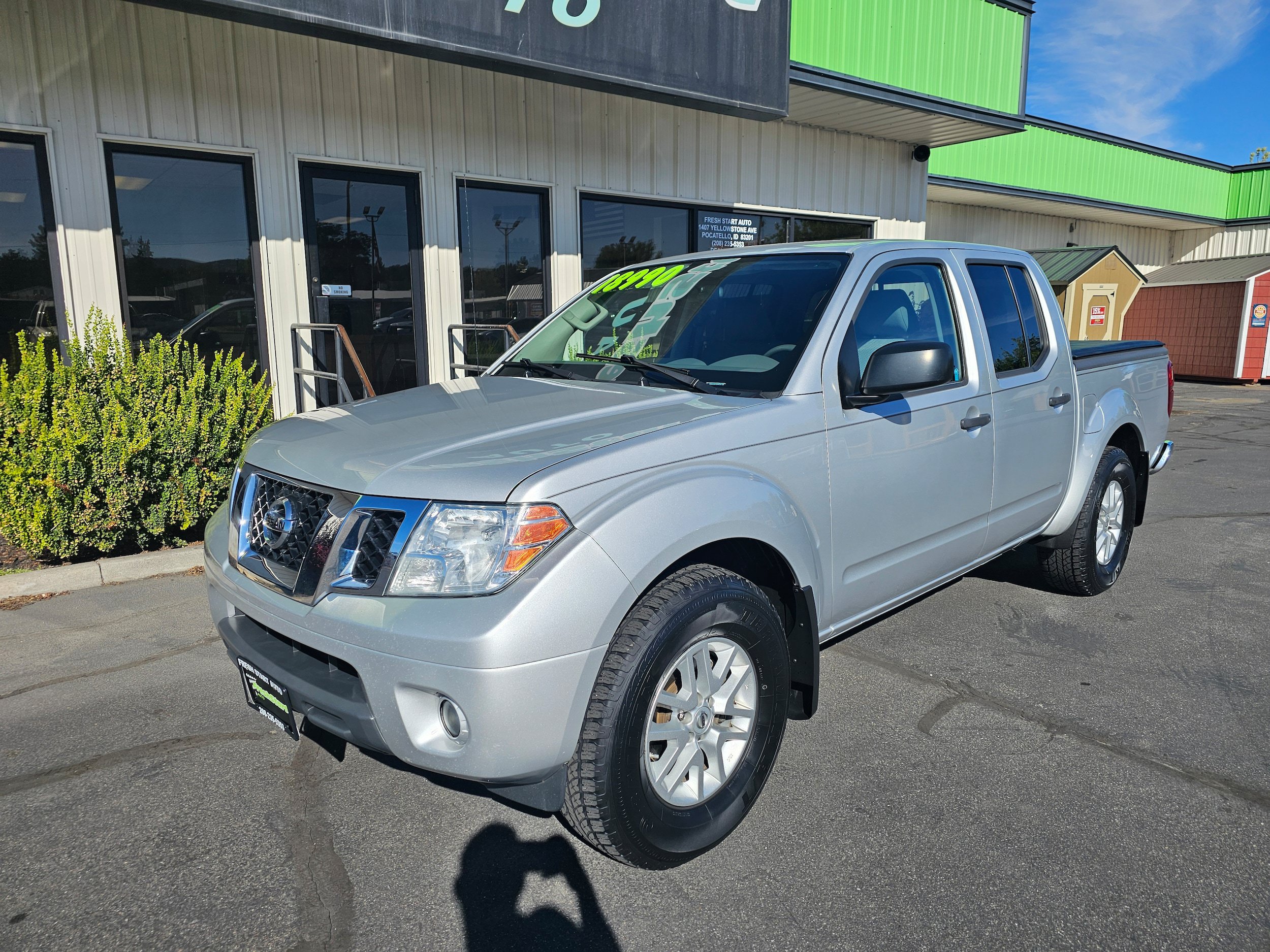 Used 2019 Nissan Frontier SV RWD image 2