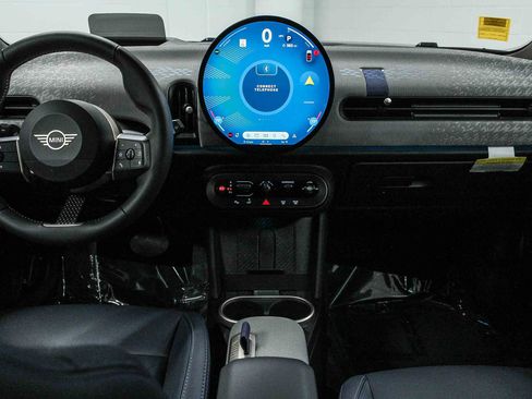 Used 2025 MINI Cooper 2-Door Hardtop image 14