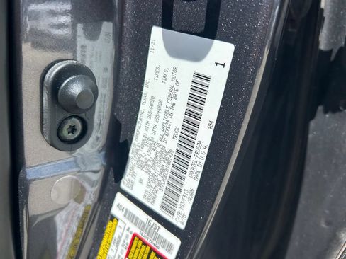 Used 2022 Toyota Tundra SR5 AWD/4WD image 10