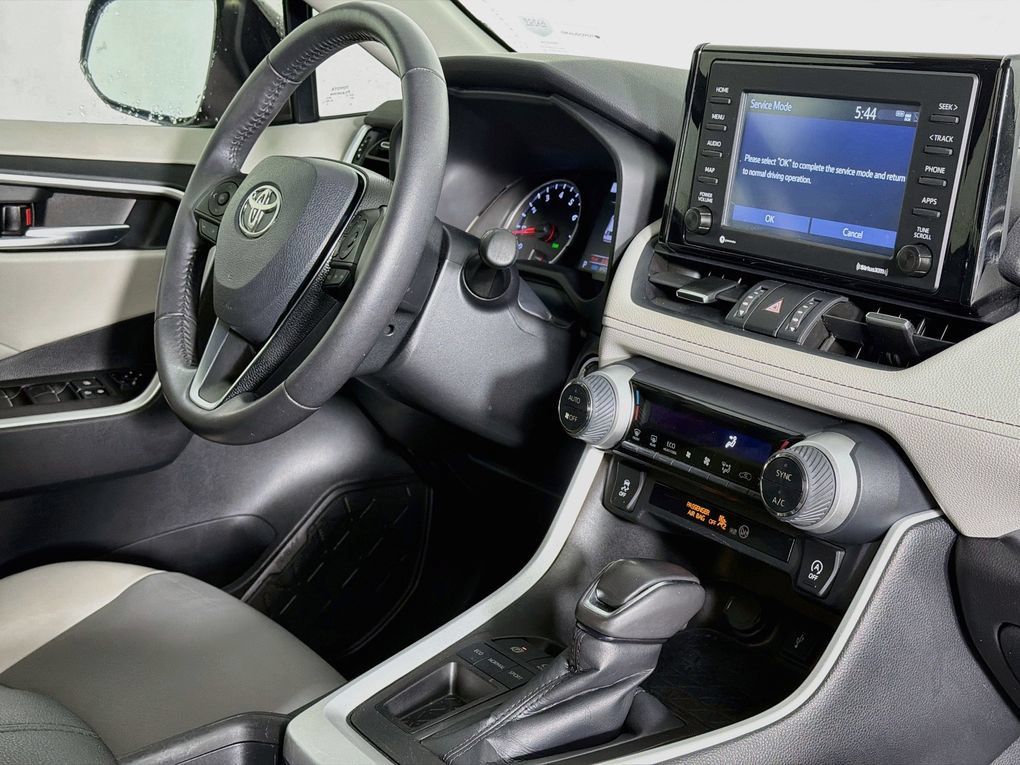 Used 2021 Toyota RAV4 XLE Premium FWD image 35