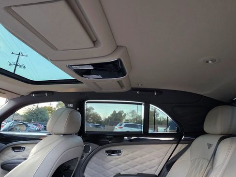 Used 2020 Bentley Mulsanne image 21