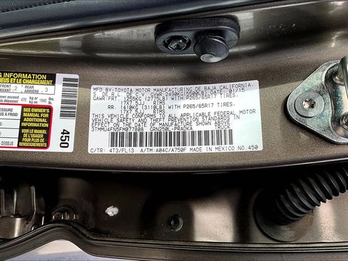 Used 2015 Toyota Tacoma TRD Sport w/ TRD Sport Package image 18